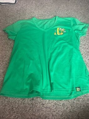 Oregon ducks Bright Green V-Neck Short Sleeve Tee with Chest Patch NWOT